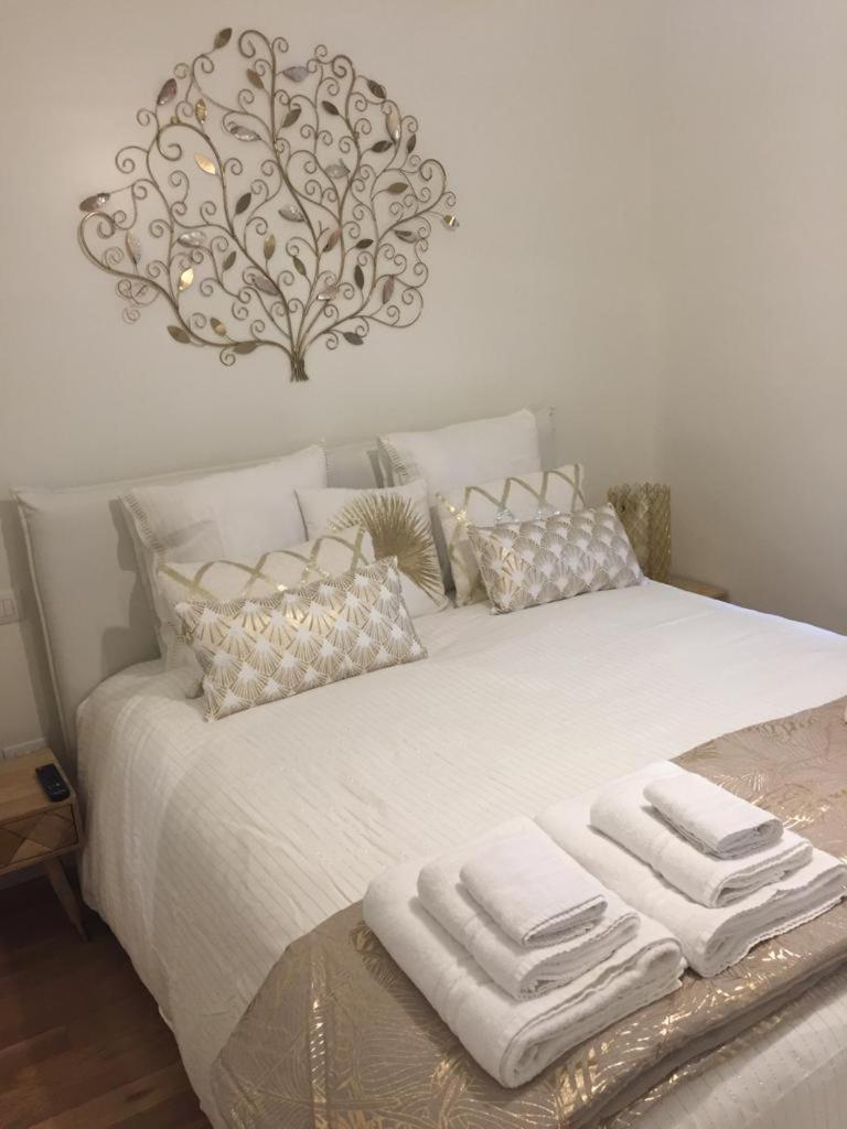 Gatto Bianco Apartment บารี ภายนอก รูปภาพ